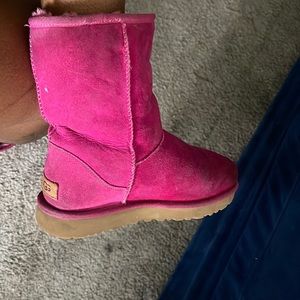 Pink uggs